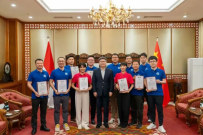 驻印尼使馆为领事协助志愿者颁发证书